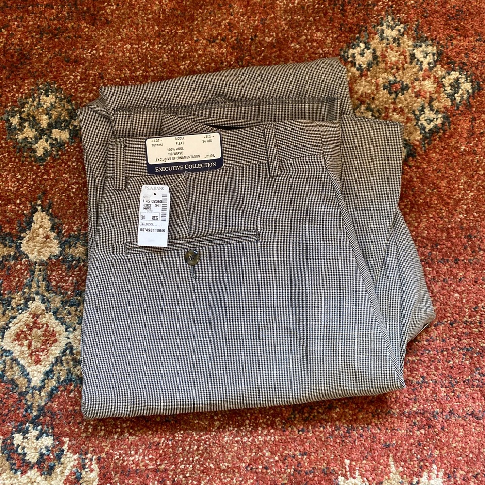 NWT - Men’s Jos. A. Bank dress pants - Size 34W
